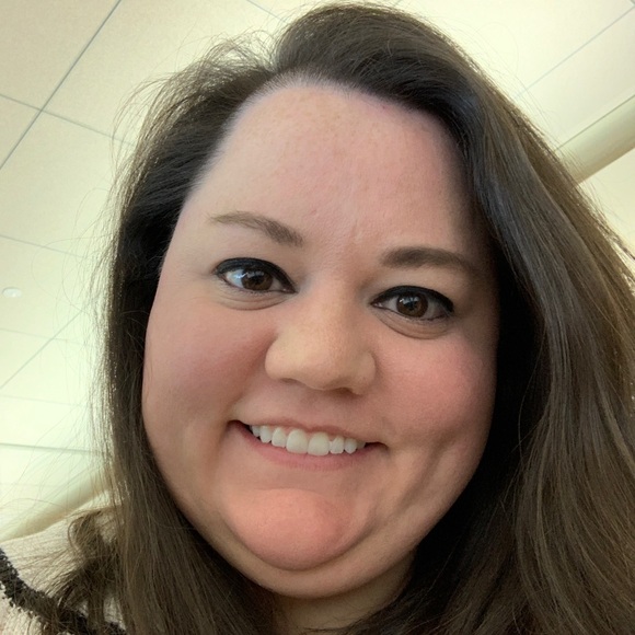 Meet your Posher, Jacki - Picture 2 of 4